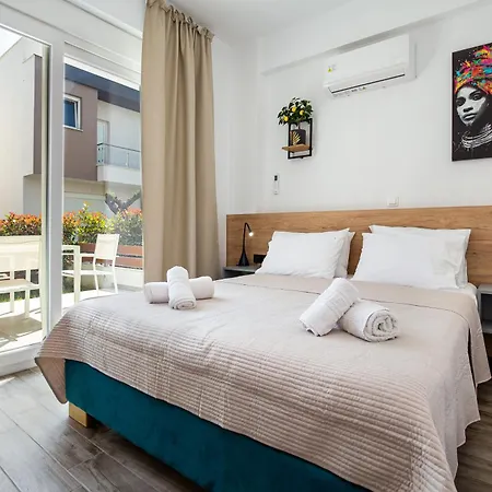 Ethra T * Szkála Rahoníu