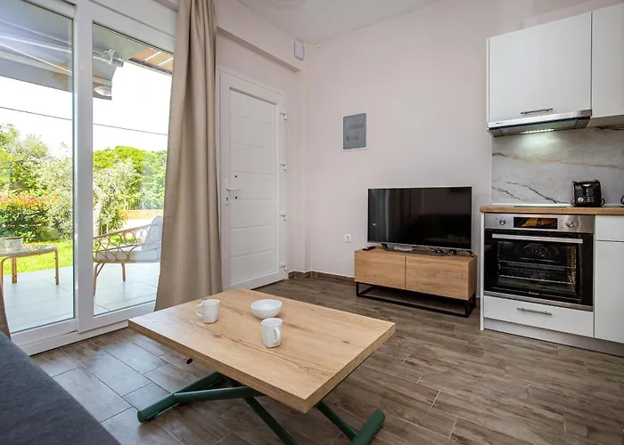 Ethra T * Szkála Rahoníu