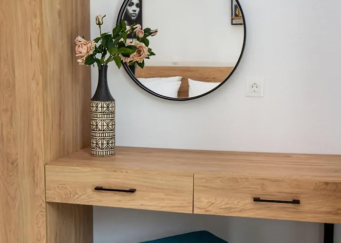 Ethra T Apartman Szkála Rahoníu