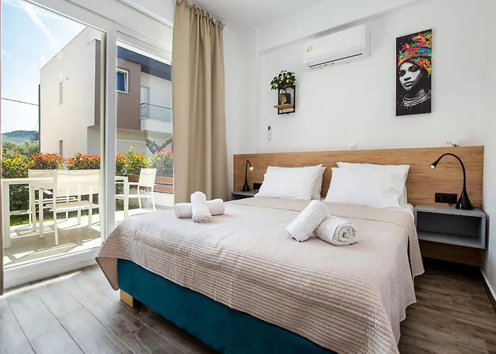 Ethra T * Szkála Rahoníu